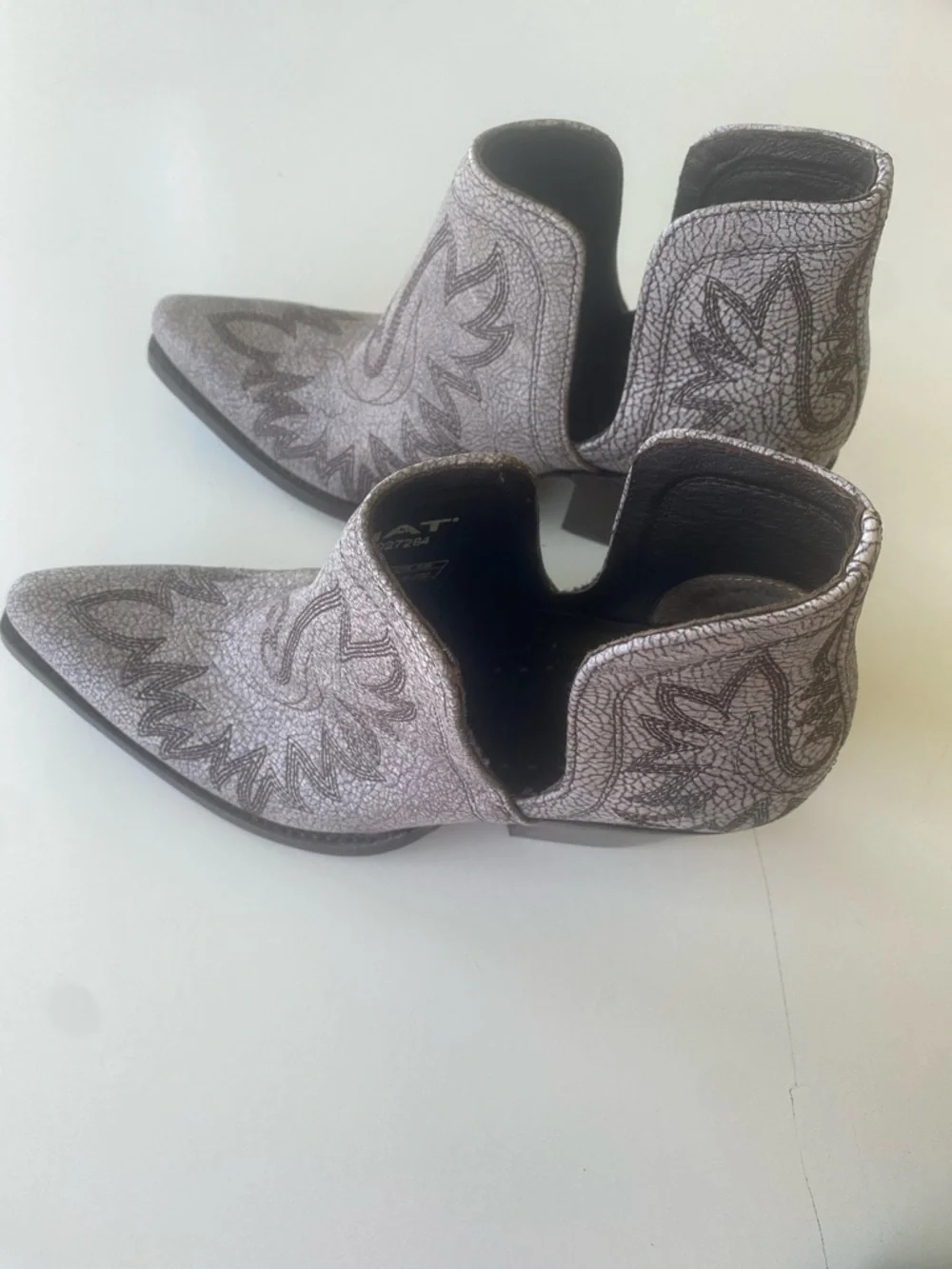 Ariat Dixon Crackle Distressed Ankle Boot Sz 9 $210 Last Markdown - Picture 3 of 8